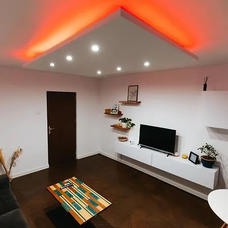 Zaza Apartament - Central Area, With Balcony Targu Jiu Exterior photo