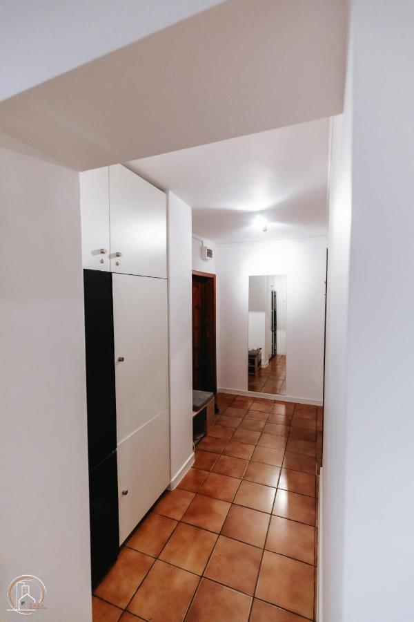 Apartment Zaza - Area, With Balcony Targu Jiu